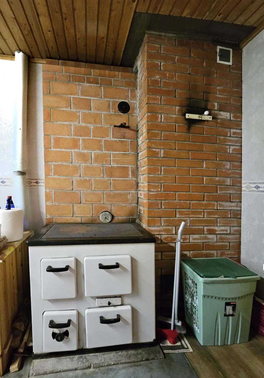 suvekoduks sobiv majapidamine linna lähedal