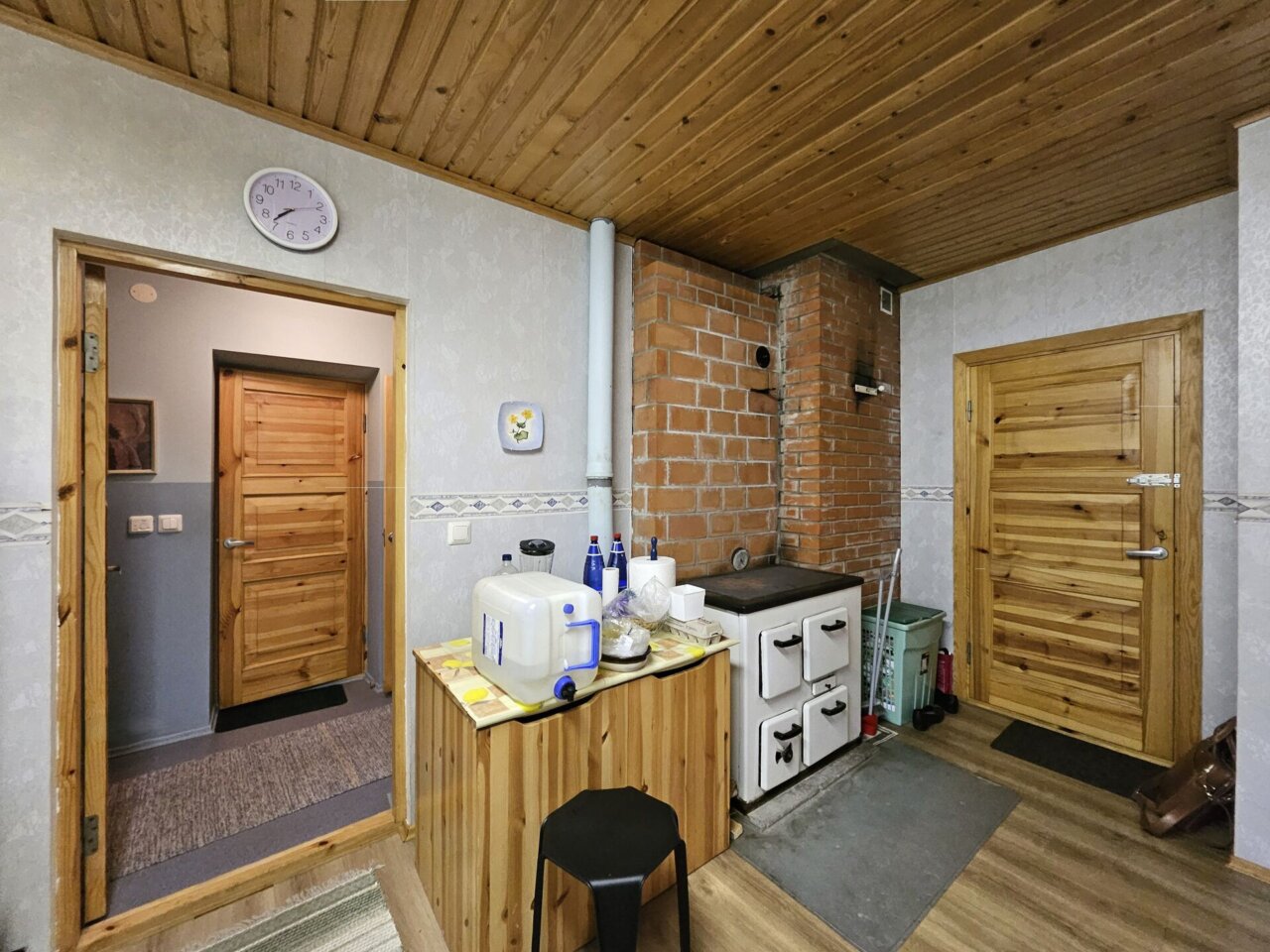 suvekoduks sobiv majapidamine linna lähedal