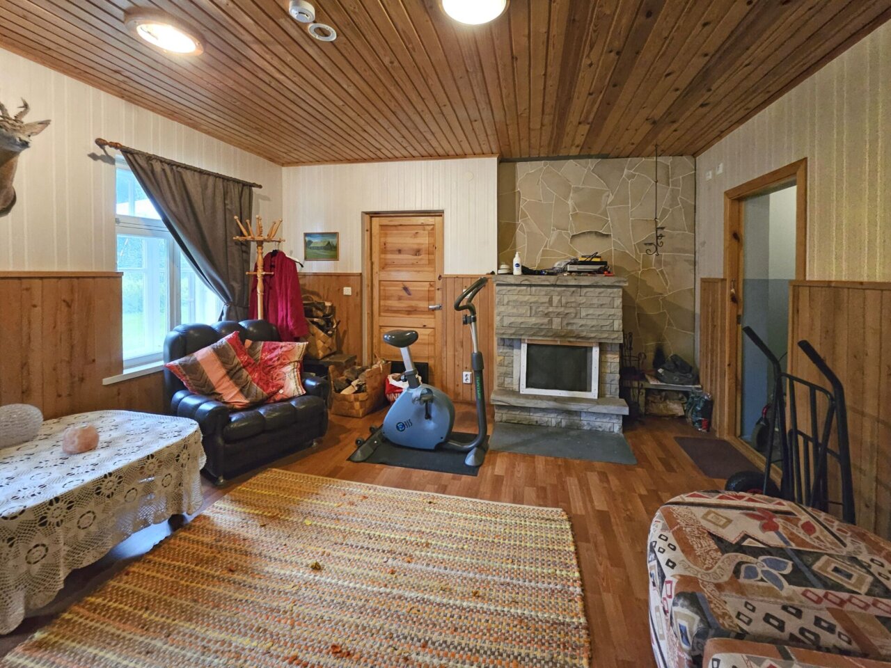 suvekoduks sobiv majapidamine linna lähedal