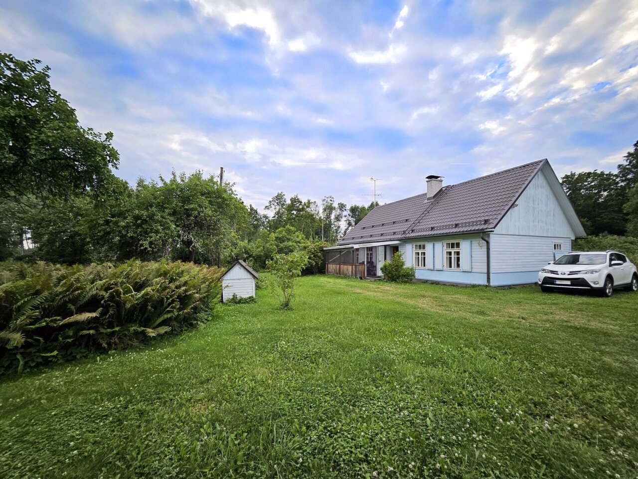 suvekoduks sobiv majapidamine linna lähedal