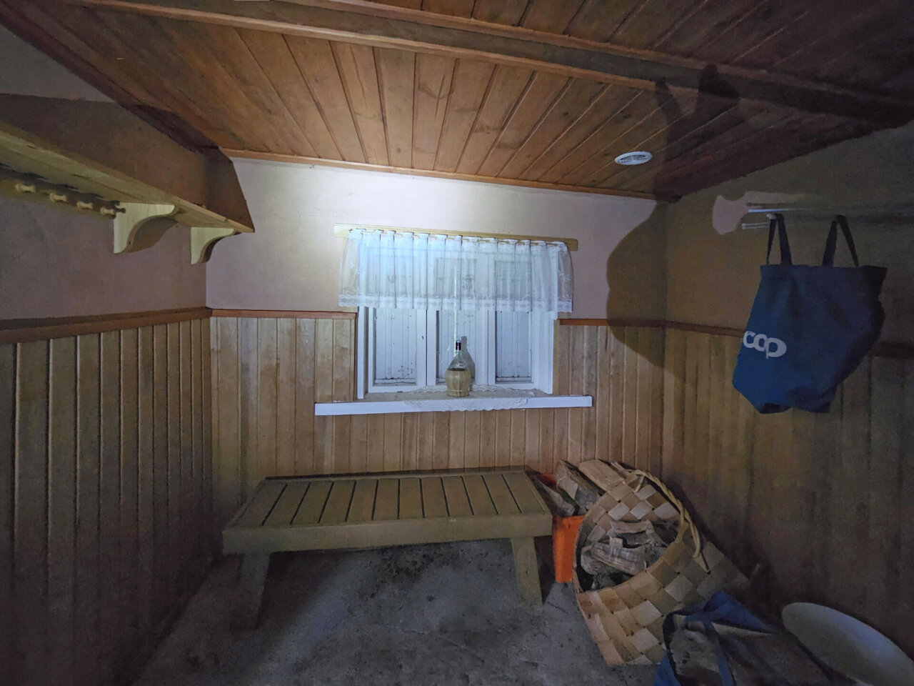 suvekoduks sobiv majapidamine linna lähedal